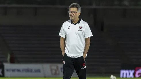 Juan Carlos Osorio suma chances de ser el nuevo DT de Chivas.