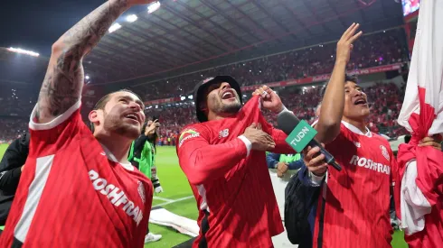 Chivas comenzó a platicar por Isaías Violante.