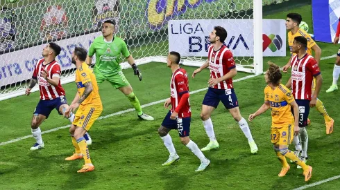 Wacho Jiménez anunció que se quedó sin club.