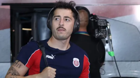 Gabriel Milito podría impedir la salida de Alan Mozo de Chivas.