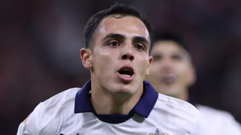 Hugo Camberos lleva tiempo negociando su renovación contractual con Chivas.