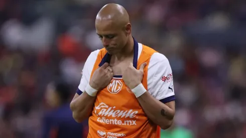 Javier Hernández tiene contrato con Chivas hasta diciembre de 2025.