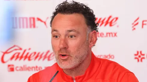 Gabriel Milito está dando sus primeros pasos como director técnico de Chivas.
