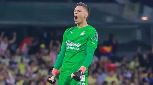 Óscar Whalley fue titular en todos los partidos de la pretemporada de Chivas.