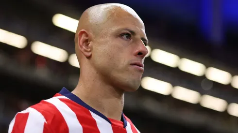 Chicharito no estaría con Chivas por delicados temas familiares
