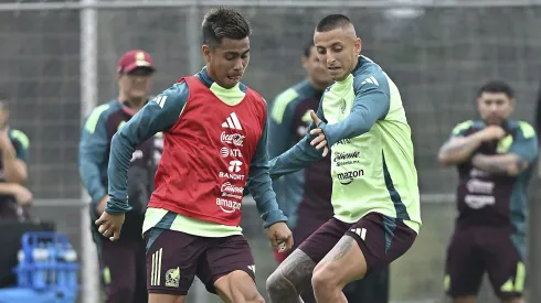 Efraín Álvarez y Roberto Alvarado cerraron su participación con la Selección Mexicana.