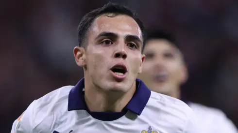 Hugo Camberos ya tendría acordado su renovación con Chivas.