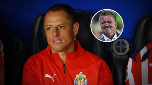 Carlos Hermosillo destruyó a Chicharito Hernández.