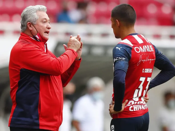 Versiones encontradas sobre el supuesto retiro de Víctor Manuel Vucetich