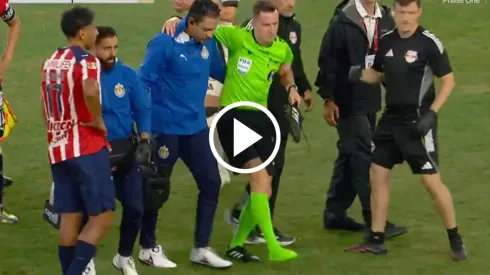 La atípica lesión del árbitro central durante el Chivas vs. NY Red Bull