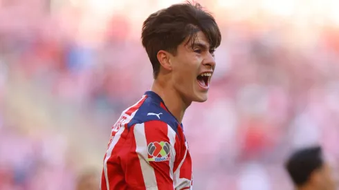 Armando González es el delantero centro en mejor estado de forma en Chivas.