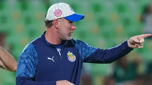 Chivas perdió con Santos y Milito fue duro con sus jugadores.