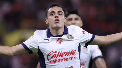 Hugo Camberos se acerca a Brujas.