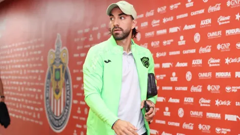 Afición de Chivas dio cálida bienvenida a Rodolfo Pizarro