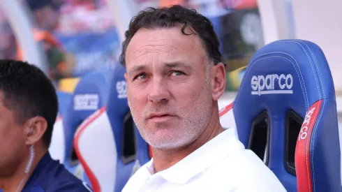 Gabriel Milito busca sumar sus primeros tres puntos de visitante.