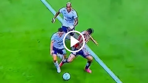 Arbitraje quitó penalti a favor de Chivas vs. Cruz Azul
