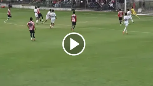 El golazo de Brandon Brocksom en Chivas vs. Necaxa Sub-19.