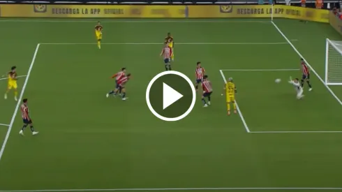 Las brillantes atajadas de Óscar Whalley contra América