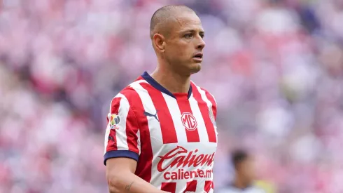 Javier Hernández tiene contrato con Chivas hasta diciembre de 2025.