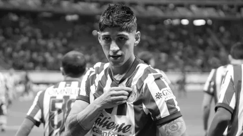 Alan Pulido se iría de Chivas.