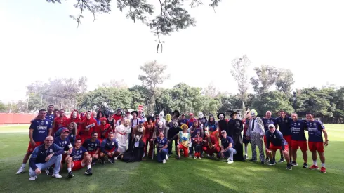 Chivas celebró Halloween  previo a enfrentar a Pachuca