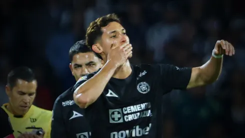 Agentes de Chiquete querían sacarlo de Cruz Azul para regresar a Chivas