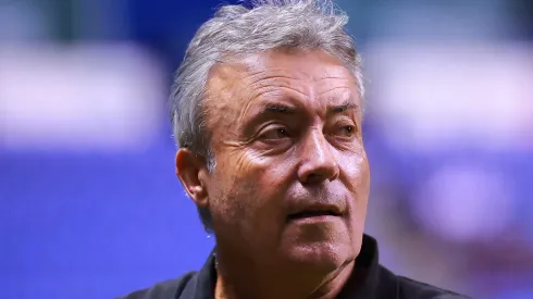 Piden la salida del técnico de Rayados