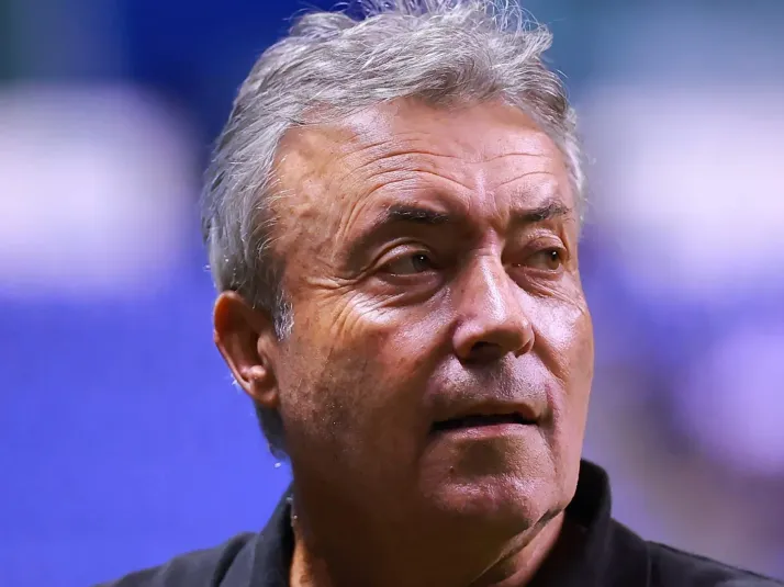 Chivas podría provocar despido de Domènec Torrent