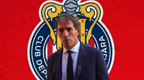 Guillermo Almada tendrá de auxiliar a Enrique Alfaro