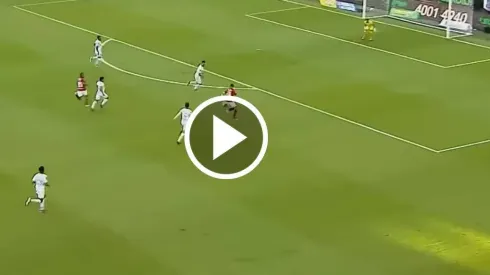 Ex-Chivas anotó golazo en el extranjero.