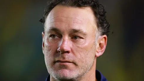 Milito toma importantes decisiones en Chivas vs. Cruz Azul.