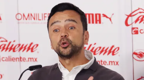 Chivas tiene problema para fichar a un defensor.