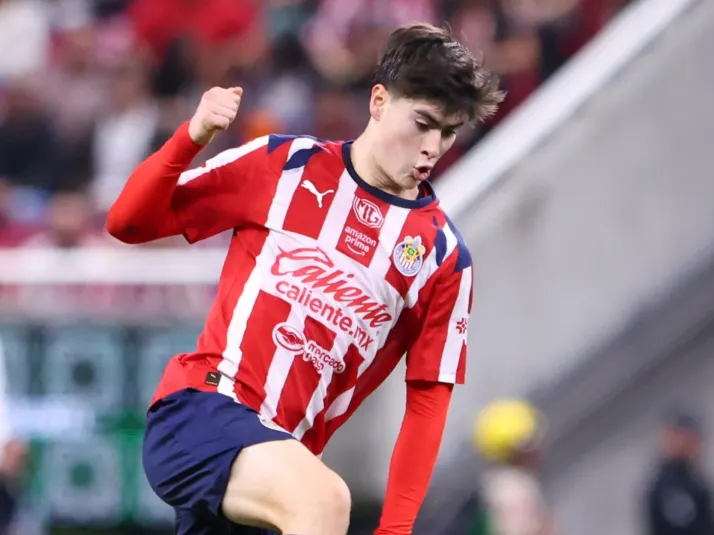 Las polémicas cláusulas de Chivas para blindar a Armando González