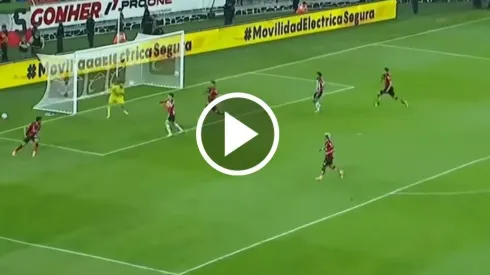 Armando González falló un gol cantado.