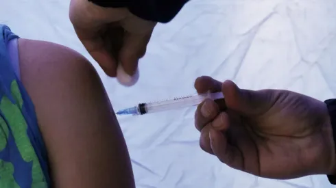 Sigue el proceso de vacunación en Chile con este estricto calendario semanal