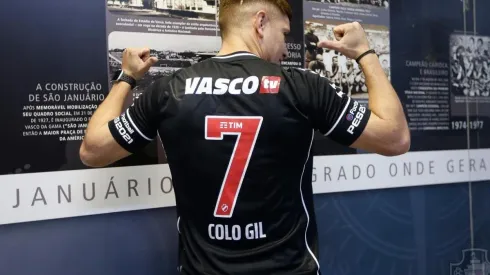 Leonardo Gil tiene todo listo en Colo Colo y debe llegar hoy para firmar su contrato.