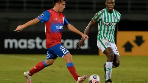 Universidad Católica enfrenta a Argentinos Juniors por la segunda fecha del grupo F