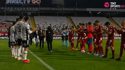 Los 22 jugadores reconocen a los campeones de Copa Libertadores con Colo Colo