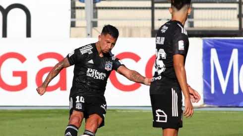 Valencia sorprende con increíble golazo en Colo Colo.