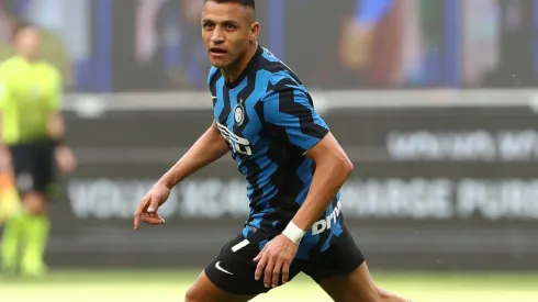Alexis Sánchez aguarda por su lugar en el partido de Inter y Bologna (Foto: Getty Images).