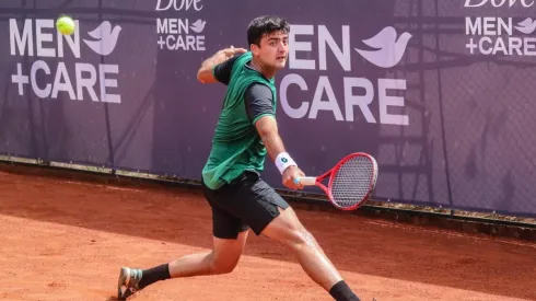 Tomás Barrios dirimirá con Diego Fernández el paso a los cuartos de final de Santiago III.