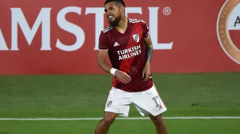 El chileno se mostró sólido en la defensa, donde jugó todo el partido