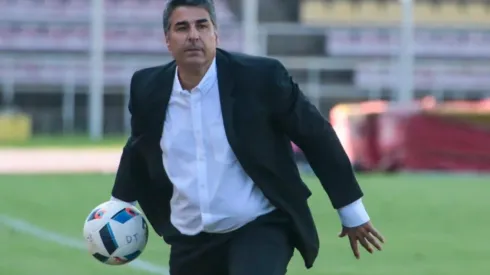 El entrenador entregó algunos detalles sobre la formación para enfrentar a los albos