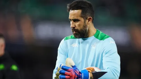 Claudio Bravo está en condiciones de volver a sumar minutos en el Real Betis