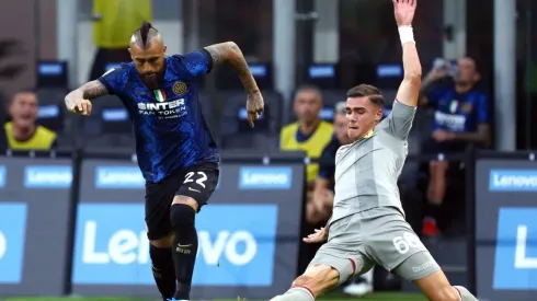 Inter de los chilenos enfrenta al Genoa en la Serie A.