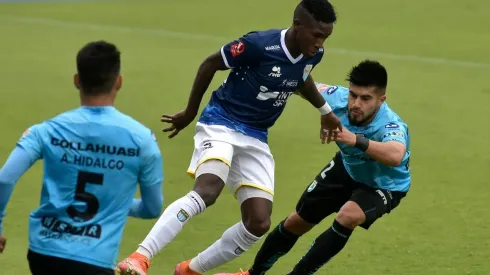 Los Dragones Celeste recibirán a La Academia en Iquique.