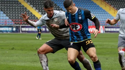 Huachipato y La Serena miden fuerzas en el sur.