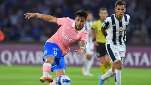 Los Cruzados cayeron en el debut ante los argentinos