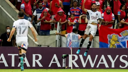 Video: Gol de Lucero para adelantar a Colo Colo frente a Fortaleza.