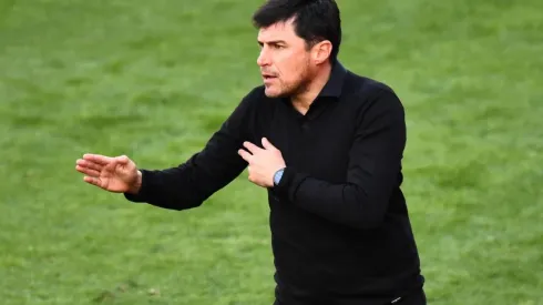 El entrenador uruguayo es seguido por la U y la UC